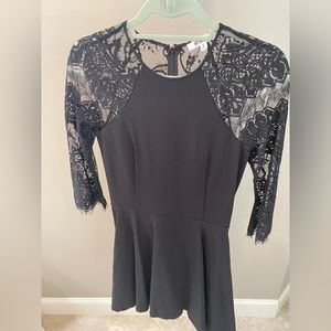 BB Dakota lace dress - Size Small